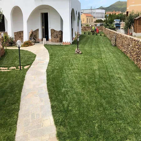 Ferienhaus Sadomo De Rosa 2 Budoni